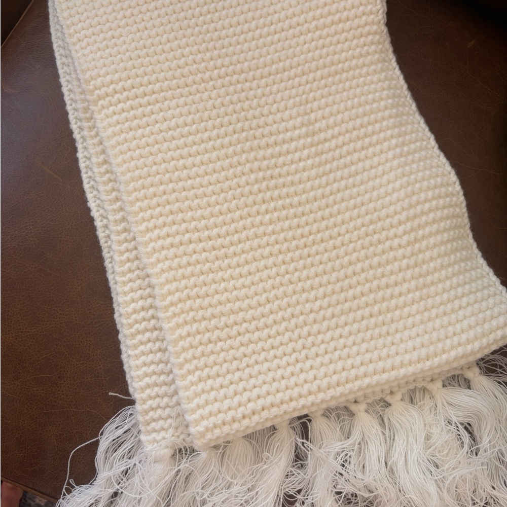 UGG scarf, new with tags!